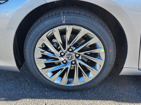 New 2025 Lexus ES 350 Luxury image 21