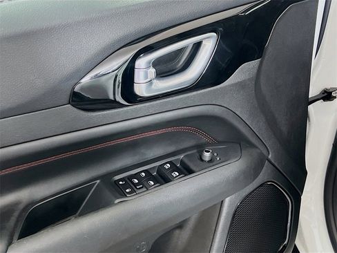 Used 2024 Jeep Compass Trailhawk image 19