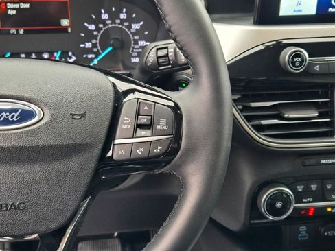 Certified 2022 Ford Escape SE w/ Cold Weather Package image 28