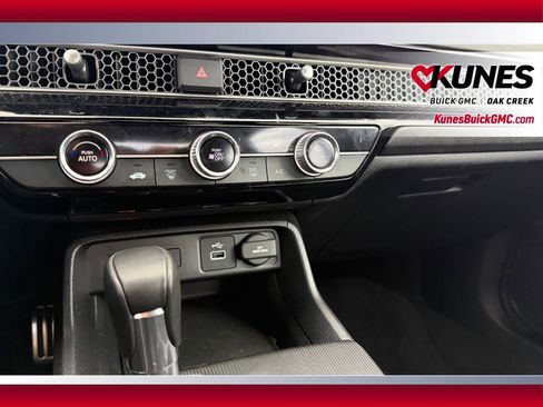 Used 2024 Honda Civic Sport image 12