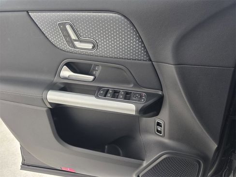 Certified 2025 Mercedes-Benz GLA 250 image 24