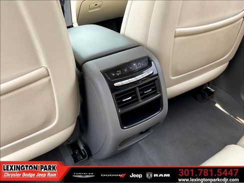 Used 2018 Cadillac XT5 Premium Luxury FWD image 10