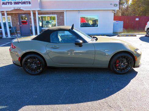 Used 2023 MAZDA MX-5 Miata Club w/ Brembo/BBS Recaro Package image 9