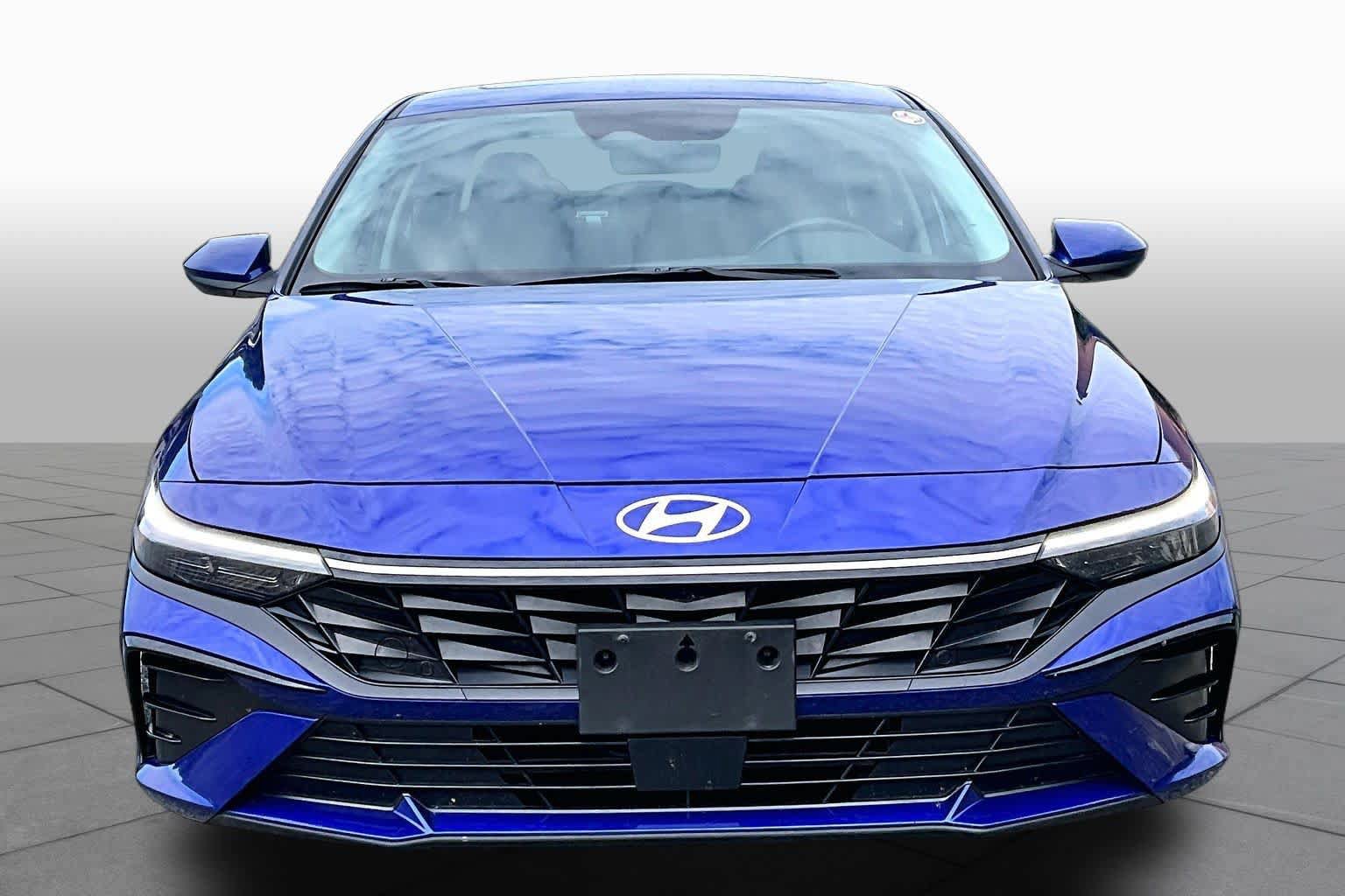 Used 2025 Hyundai Elantra SEL FWD image 4