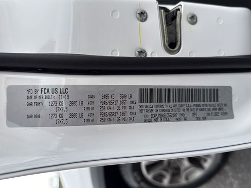 Used 2020 Jeep Cherokee Trailhawk w/ Cold Weather Group image 39