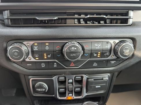 New 2026 Jeep Gladiator Sport image 26