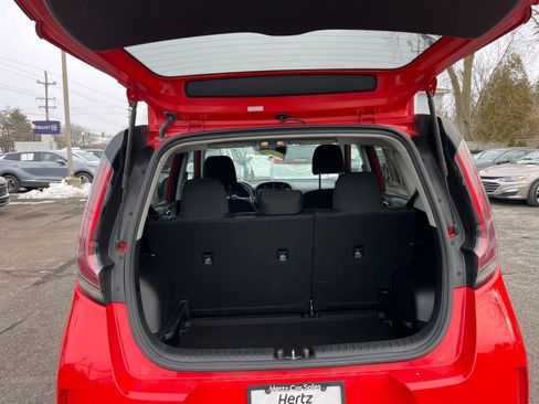 Used 2025 Kia Soul LX w/ LX Technology Package image 28