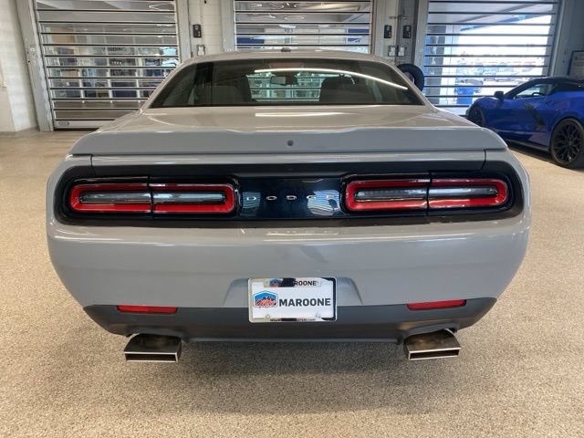 Used 2022 Dodge Challenger SXT RWD image 6