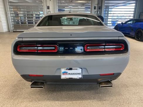 Used 2022 Dodge Challenger SXT RWD image 6
