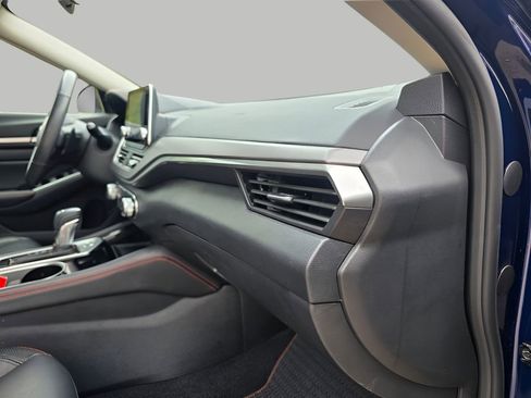 Used 2024 Nissan Altima 2.5 SR image 11