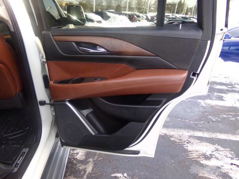 Used 2015 Cadillac Escalade Luxury image 81