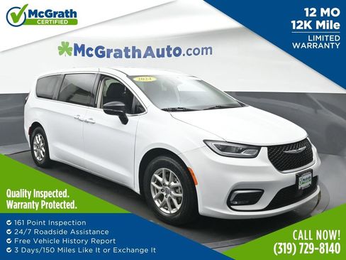 Used 2024 Chrysler Pacifica Touring-L FWD image 1