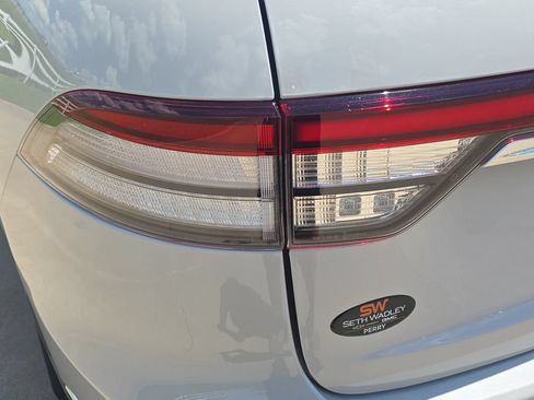 Used 2023 Lincoln Aviator Reserve w/ Elements Package Plus RWD image 35