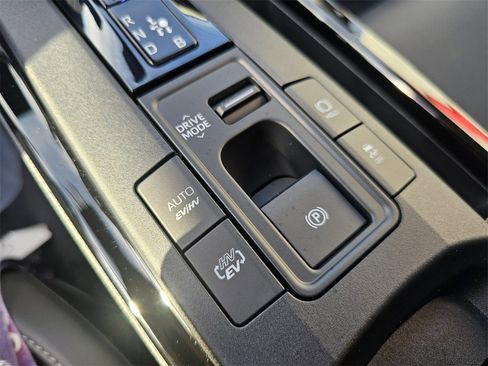 New 2026 Toyota Prius Plug-In Hybrid image 4