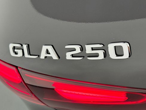 Certified 2026 Mercedes-Benz GLA 250 4MATIC image 10