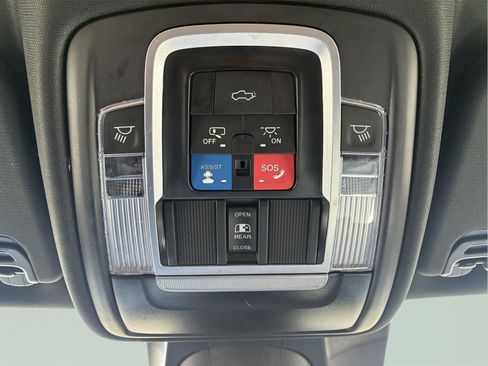 Used 2023 RAM 1500 Laramie AWD/4WD image 32