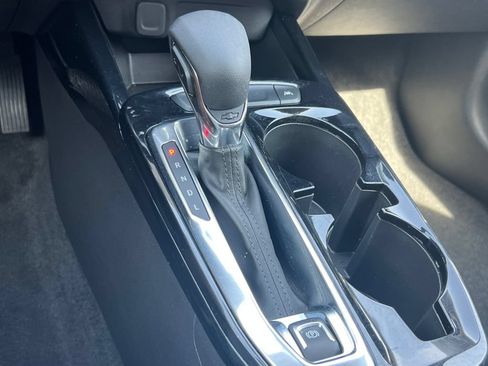 Used 2025 Chevrolet Trax LT FWD image 26