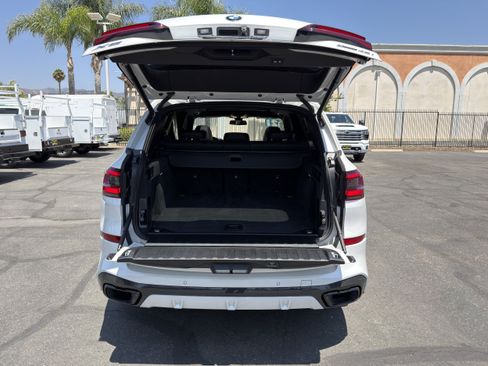 Used 2021 BMW X5 xDrive40i w/ M Sport Package AWD/4WD image 15