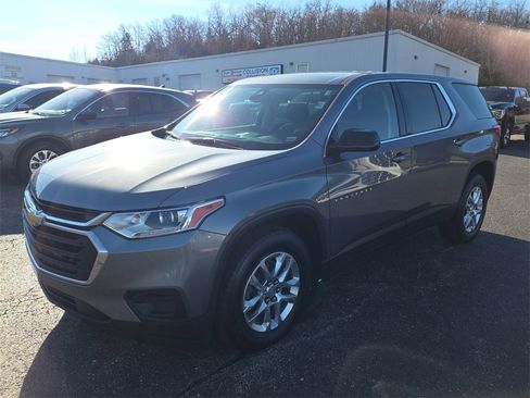 Used 2020 Chevrolet Traverse LS image 4