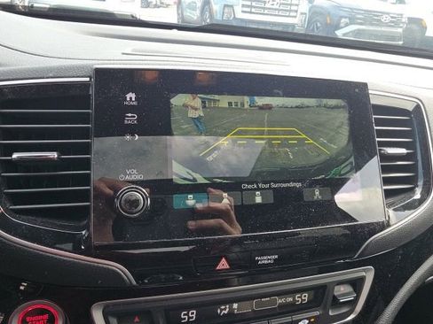 Used 2024 Honda Passport Black Edition image 13