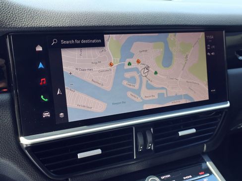 Certified 2023 Porsche Cayenne Platinum Edition image 17