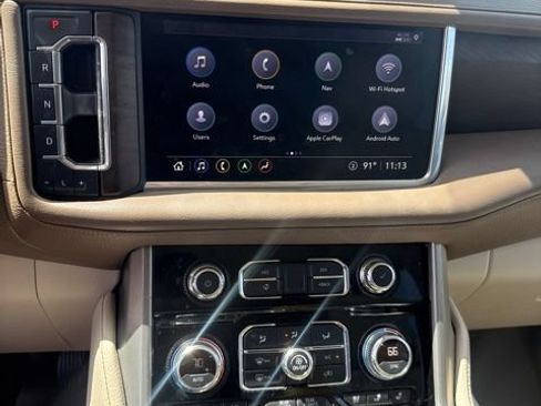Used 2021 GMC Yukon Denali w/ Denali Premium Package RWD image 9