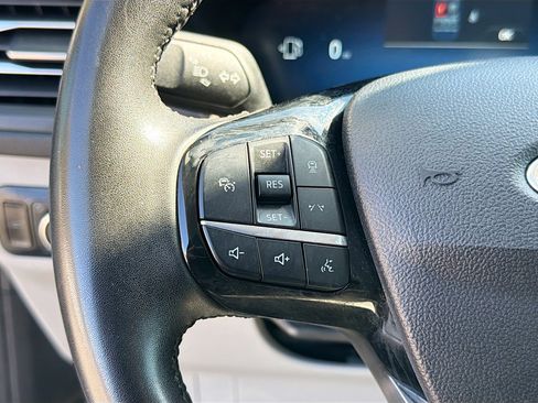 Used 2023 Ford Escape Platinum image 32