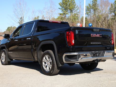 Used 2024 GMC Sierra 1500 SLT image 2