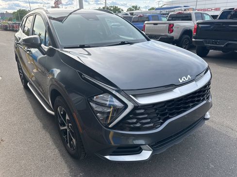 Used 2023 Kia Sportage EX AWD/4WD image 3
