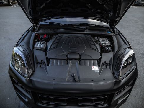 Certified 2024 Porsche Cayenne Turbo GT image 16