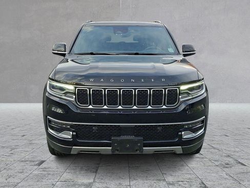 Used 2022 Jeep Wagoneer Series III w/ Premium Group I AWD/4WD image 2
