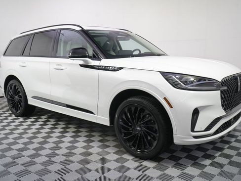 New 2026 Lincoln Aviator Reserve AWD/4WD image 8