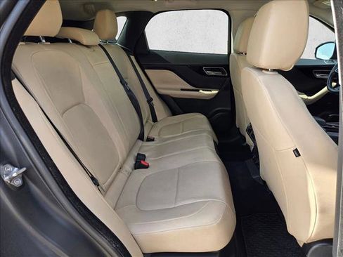 Used 2018 Jaguar F-PACE Premium image 20