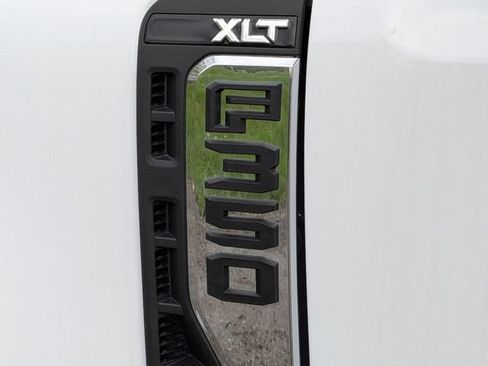 New 2026 Ford F350 XLT w/ XLT Premium Package AWD/4WD image 9