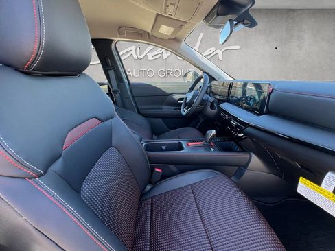 New 2026 Nissan Kicks SR image 24