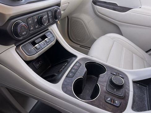 Used 2023 GMC Acadia Denali w/ Denali Ultimate Package image 18