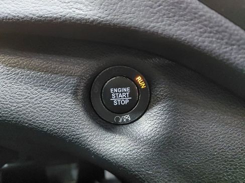 Certified 2019 Jeep Cherokee Latitude Plus w/ Cold Weather Group image 33