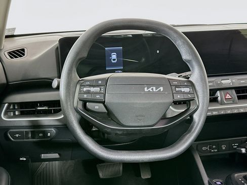 Used 2025 Kia K4 FWD image 18