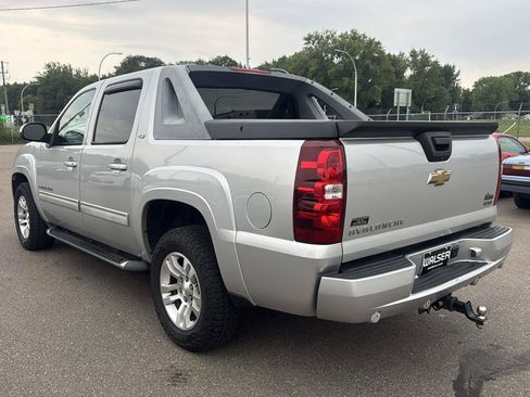 Used 2010 Chevrolet Avalanche LT AWD/4WD image 7