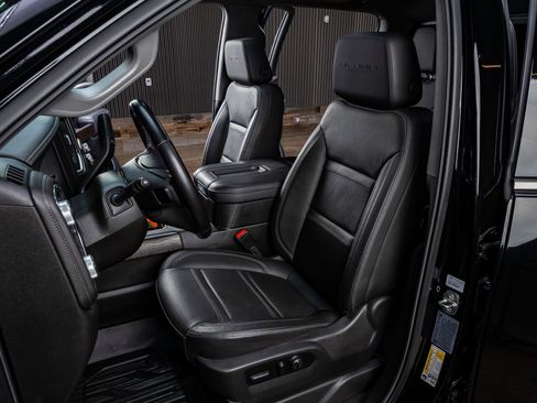 Used 2022 GMC Sierra 3500 Denali w/ Denali Ultimate Package image 30