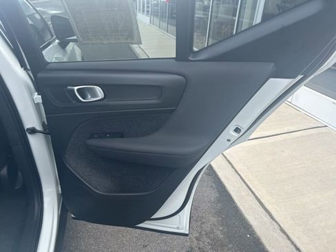 Certified 2025 Volvo XC40 B5 Plus AWD/4WD image 12