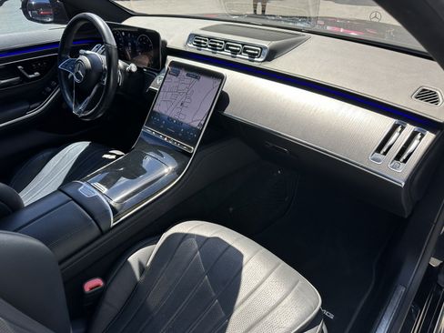 Used 2022 Mercedes-Benz S 500 4MATIC w/ AMG Line Package image 21