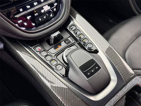 Used 2021 Aston Martin DBX image 22