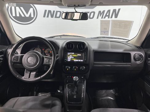 Used 2014 Jeep Patriot Latitude w/ All Weather Capability Group AWD/4WD image 16