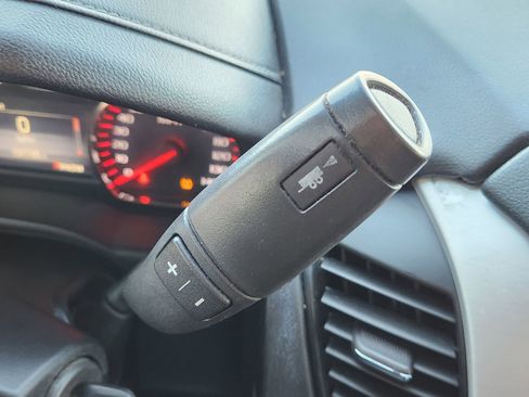 Used 2016 GMC Yukon SLE w/ Convenience Package image 23