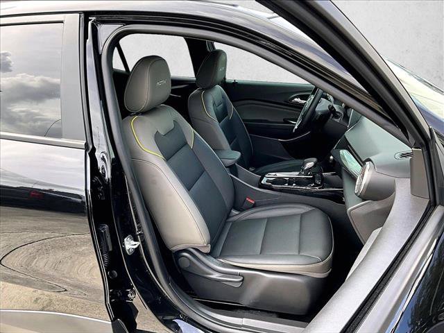 Used 2025 Chevrolet Trax ACTIV FWD image 9