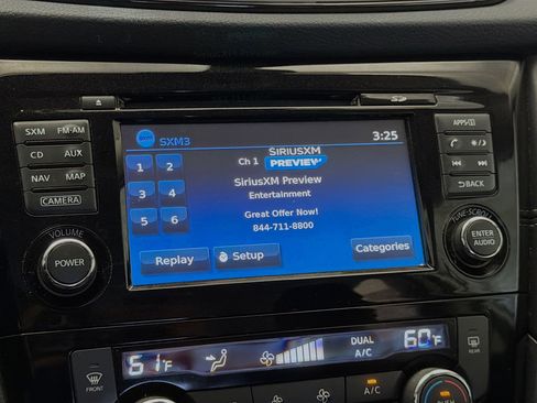 Used 2017 Nissan Rogue SL image 9