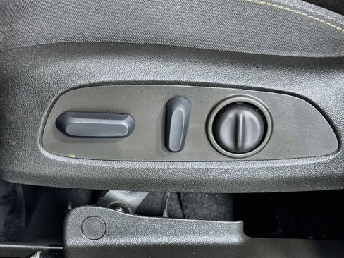 Used 2022 Chevrolet Equinox LT FWD image 12
