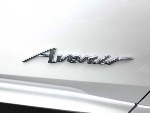 New 2026 Buick Envista Avenir FWD image 10