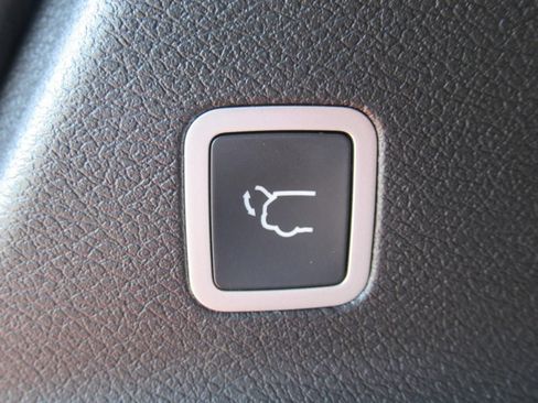 New 2026 Chrysler Voyager LX FWD image 33